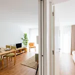 Cozy And Design In Center Oporto