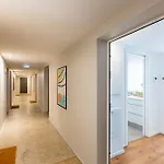 Cozy And Design In Center Oporto