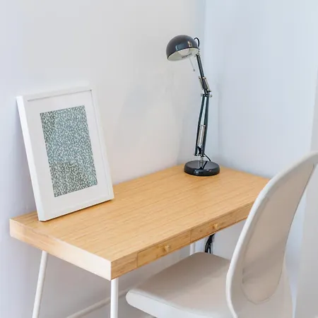 Cozy And Design In Center Daire *