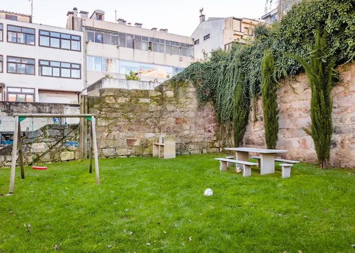 Cozy And Design In Center Porto