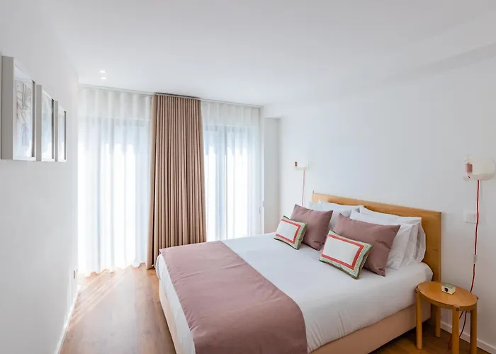 Cozy And Design In Center